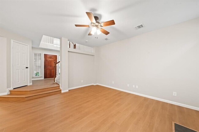 Building Photo - 10 Alderon Woods Pl