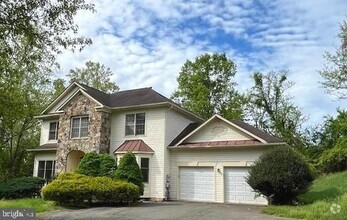 Building Photo - 10803 Piney Pond Dr