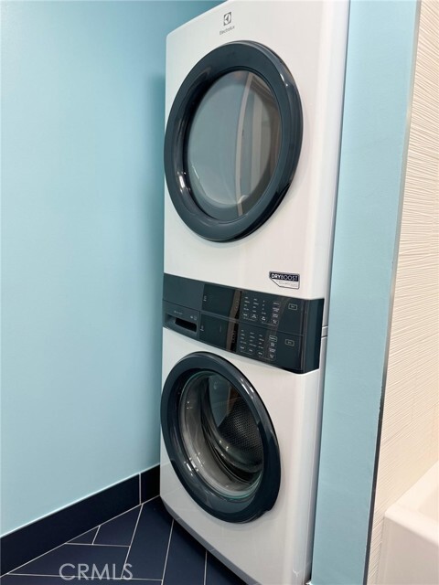 Foto del edificio - 6439 Graves Ave