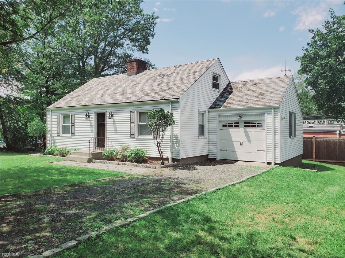 Primary Photo - 3 br, 1 bath House - 164 Old Kings Hwy S