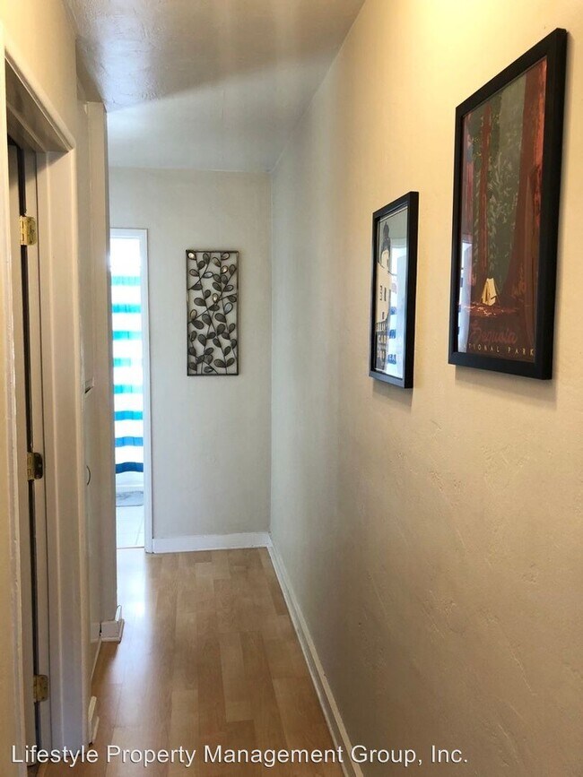 Foto del edificio - 2 br, 1 bath Apartment - 2115 Wightman St