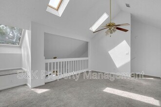 Building Photo - 517 Mary Robert Ln