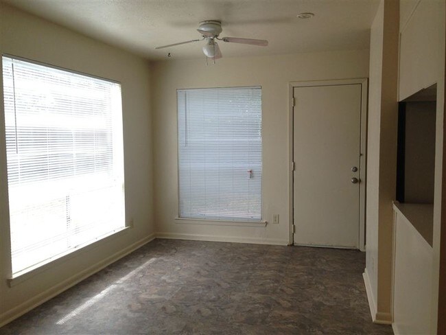 Building Photo - 2 br, 1 bath Duplex - 3340-42 Lodgepole 3342