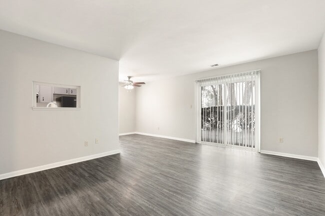 Building Photo - Quail Run