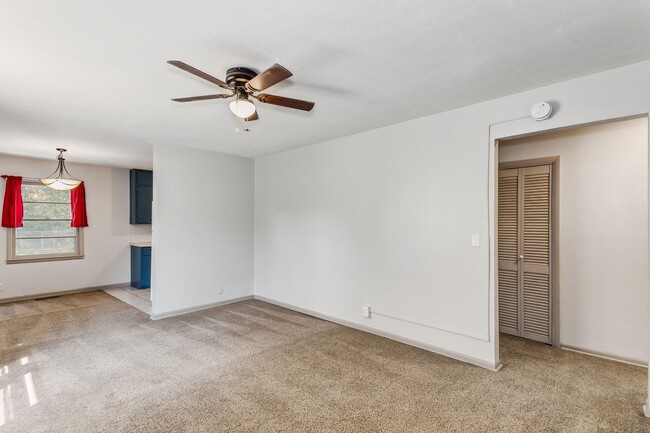 Building Photo - Beautifully Remodeled 3 bedroom/ 1 bath home!