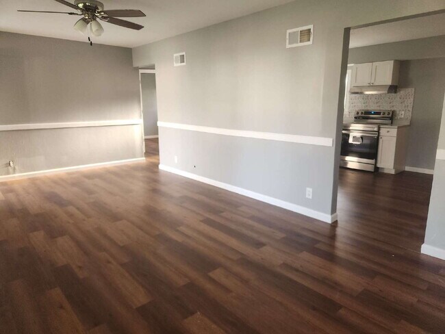 Foto del edificio - Completely Rehabbed Home in Oakville School District!