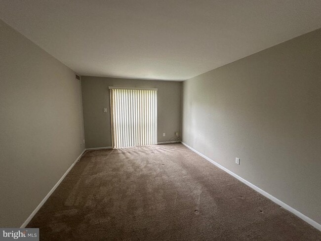 Building Photo - 18204 Delaire Landing Rd