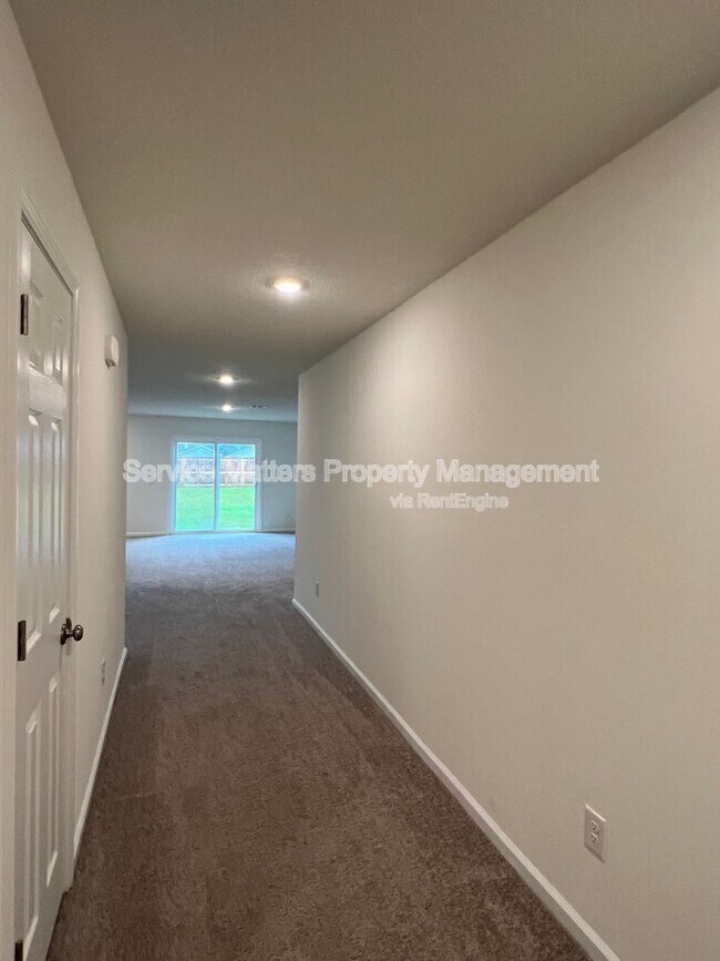 Building Photo - 4370 Jitterbug St