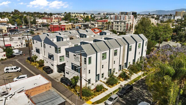 Foto del edificio - 4831 Craner Ave