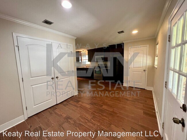 Building Photo - 3 br, 2 bath House - 233 Sunflower