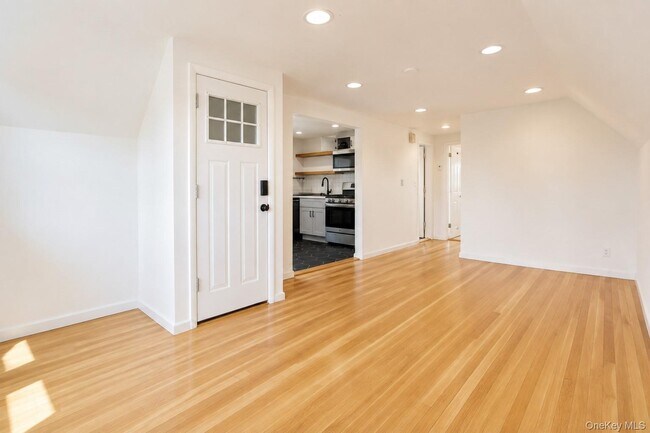Foto del edificio - 545 E Park Ave