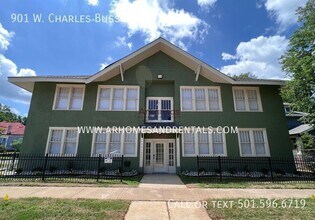 Building Photo - 901 W Charles Bussey Ave