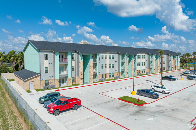 Exterior - Dallas Apartments