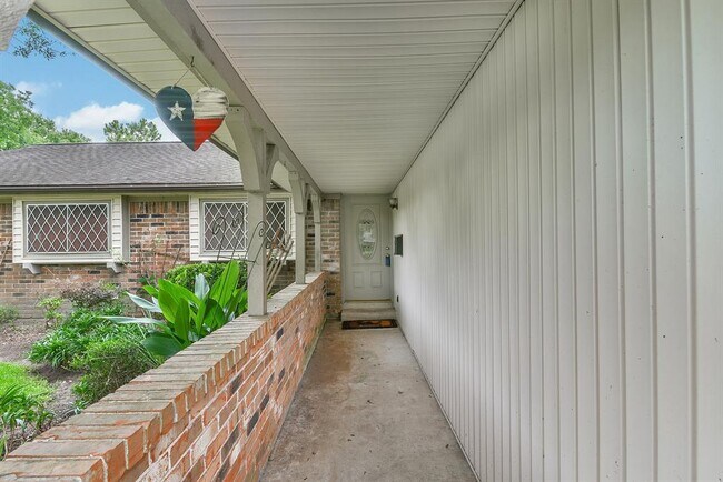 Building Photo - 726 Buoy Rd