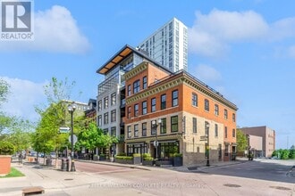 Building Photo - 35 King William St