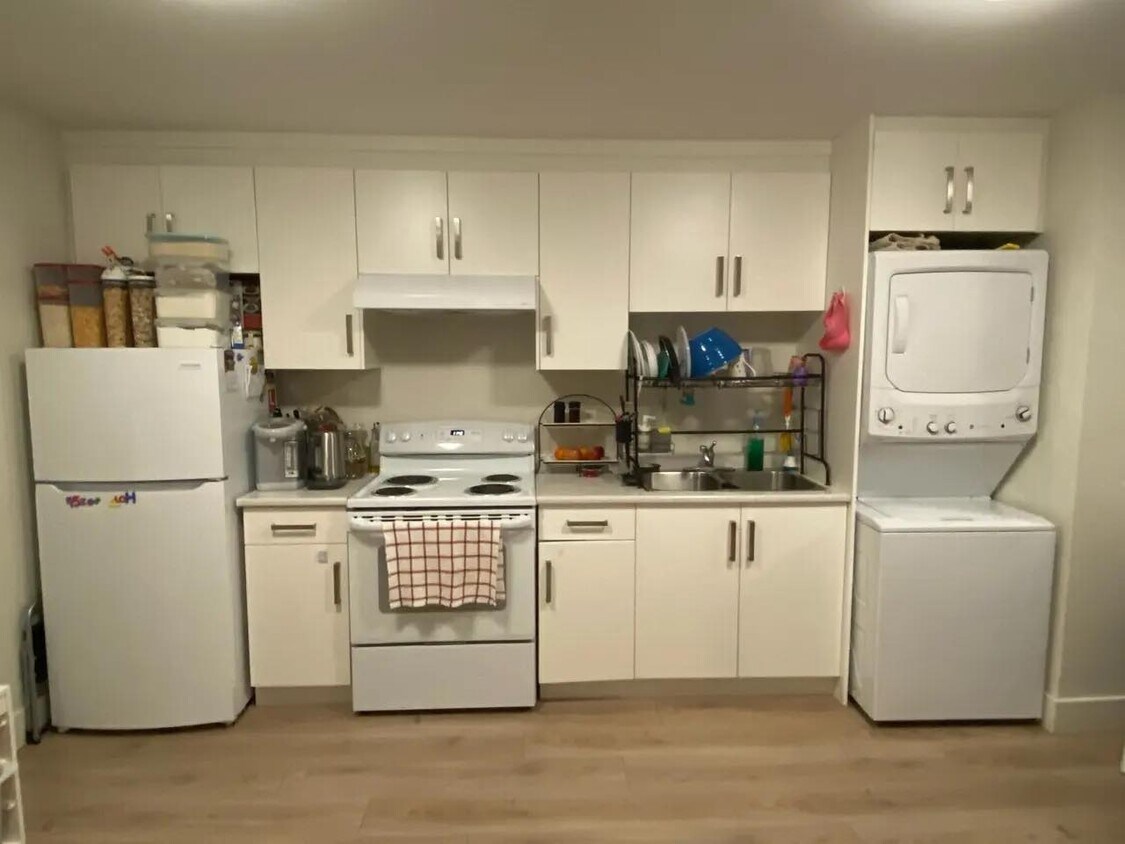 Photo du bâtiment - 1306 Sixth Av