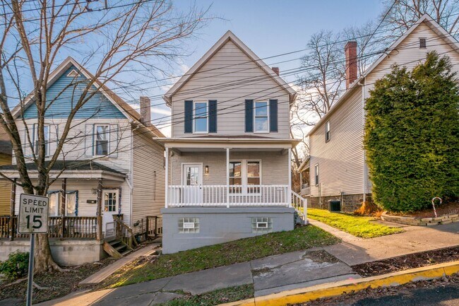 Foto del edificio - DAZZLING 3 BED, 2 BATH HOUSE AVAILABLE IN ...