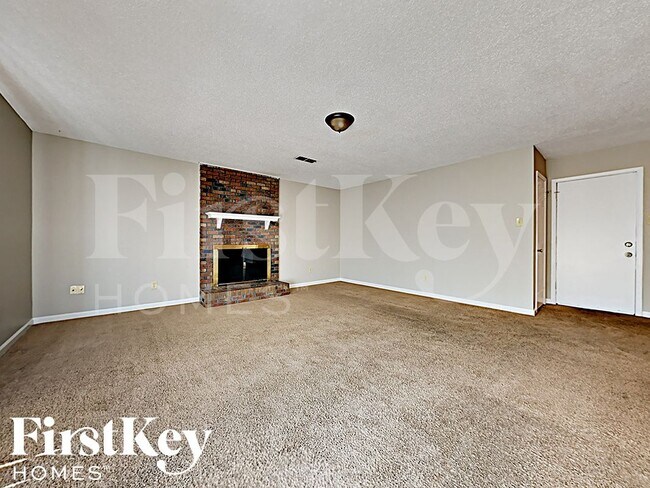 Foto del edificio - 6773 Rockbrook Dr