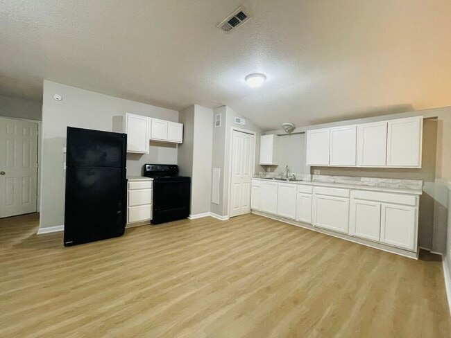 Foto del edificio - 1702 S Sterling Ave