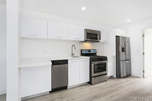 Building Photo - 6745 Laurel Canyon Blvd