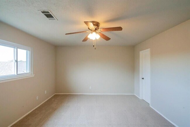 Foto del edificio - 1411 Ramada Dr