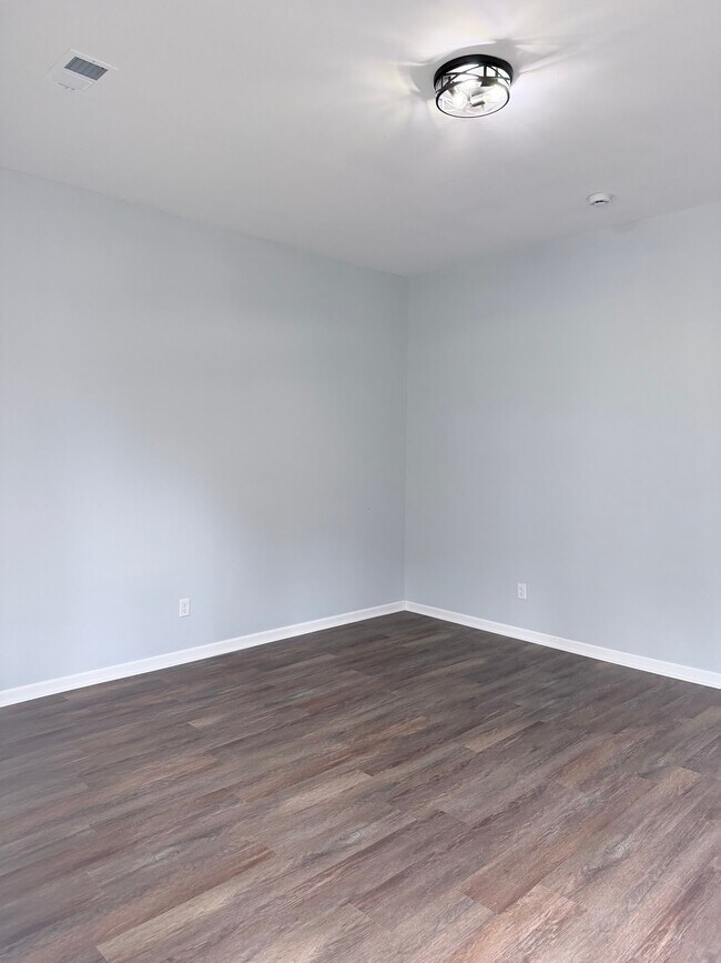 Foto del edificio - 2325 Woodland Ave