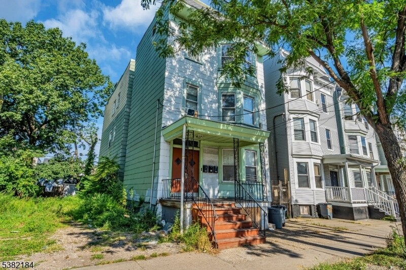 Foto principal - 937 Grove St