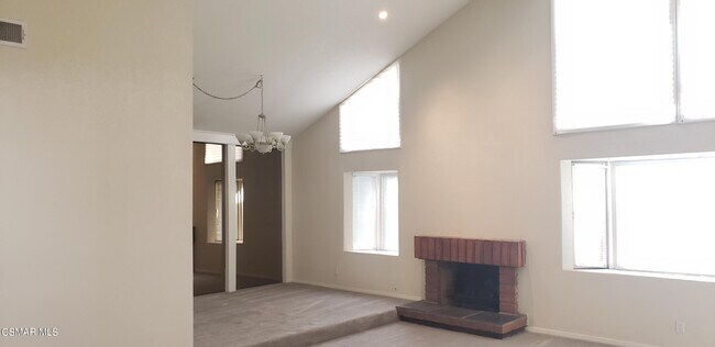 Foto del edificio - 2178 Elmdale Ave