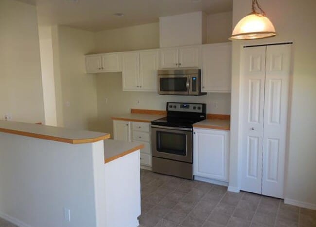 Foto del edificio - Amazing Condo  End Unit!