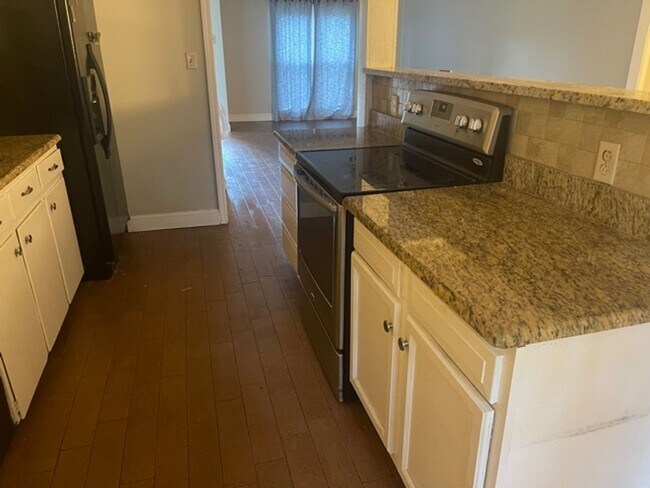 Foto del edificio - Close to South Alabama 3/2 Single Car Garage