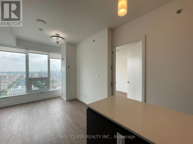 Building Photo - 203 College St