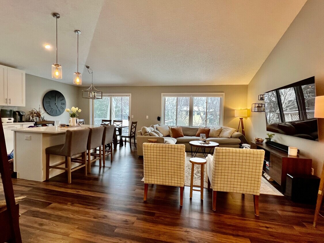 17627 S Shore Ln W, Eden Prairie, MN 55346 House Rental in Eden