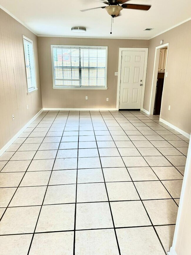 Foto del edificio - 305 N 40th Ave