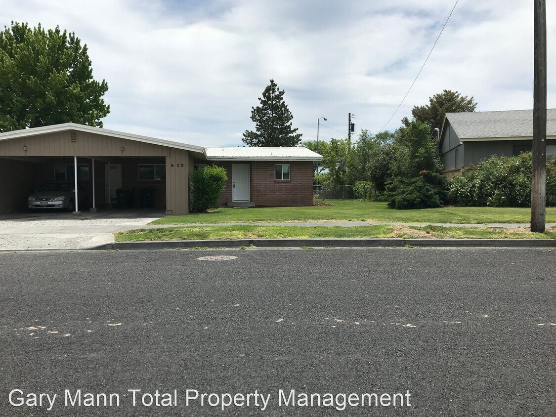 Primary Photo - 2 br, 1 bath House - 609 Crest Drive