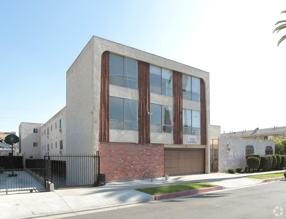 Building Photo - 7008 Stafford Ave