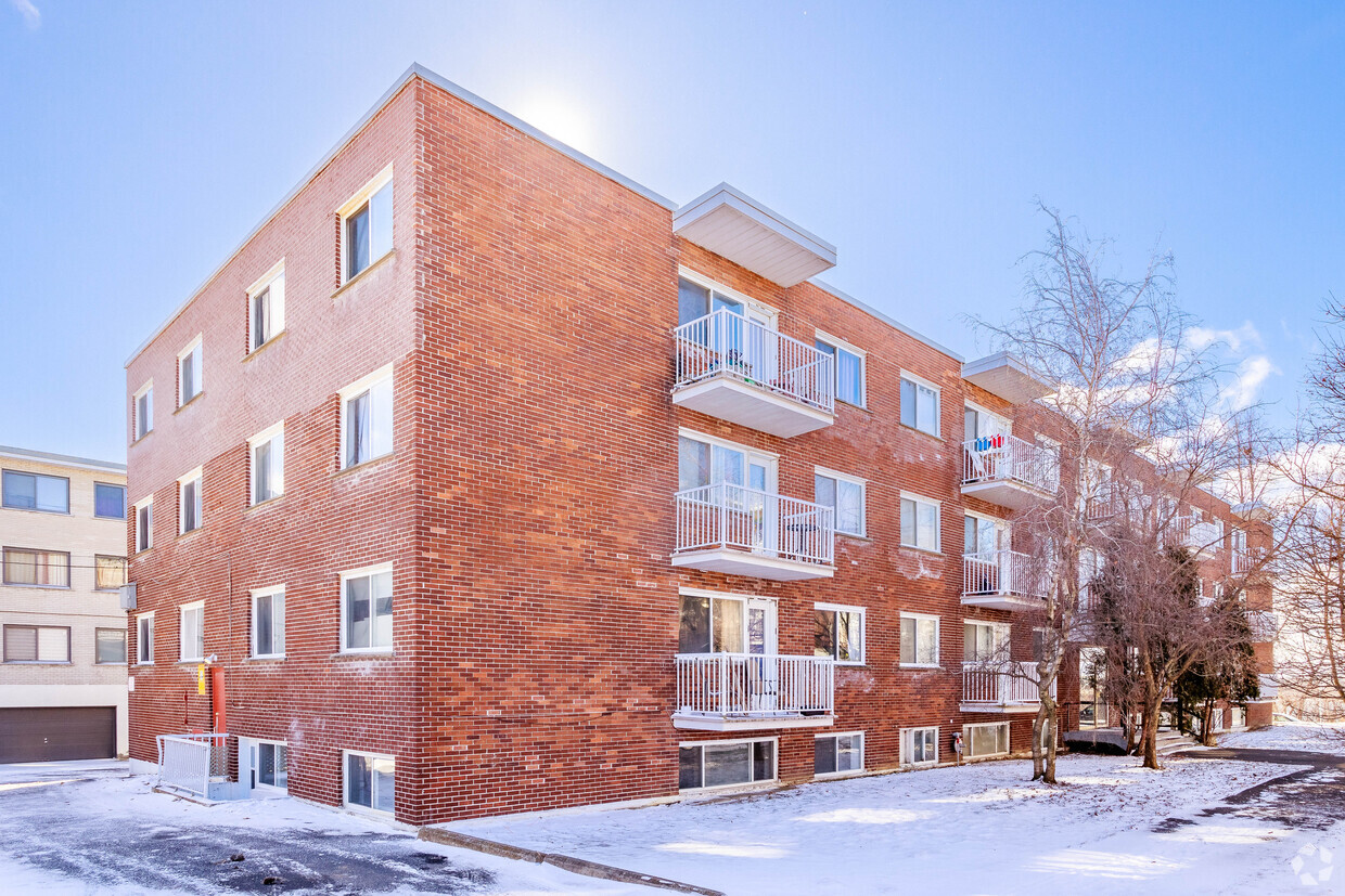 Building Photo - 9425 Boul Lasalle