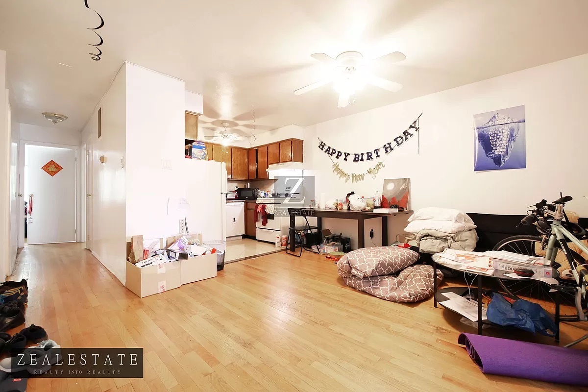 Primary Photo - 370 Butler St