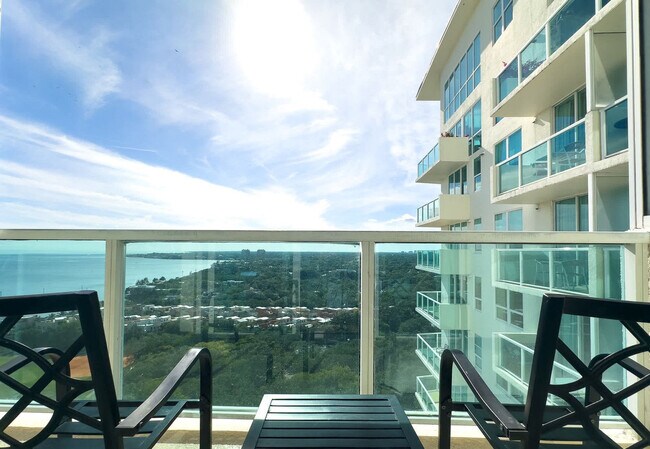 Foto del edificio - 2889 McFarlane Rd