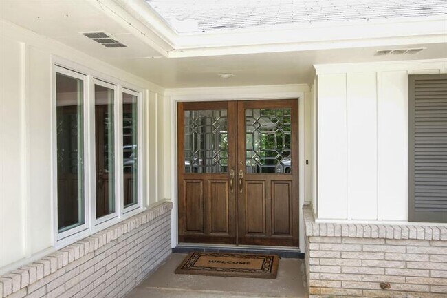 Foto del edificio - 720 Langford Ln NW