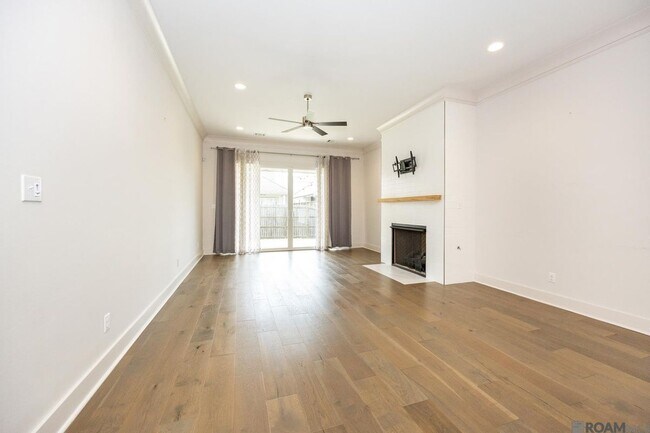 Foto del edificio - 8543 Landau Dr