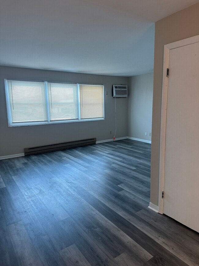 Foto del edificio - 1015 N Farnsworth Ave