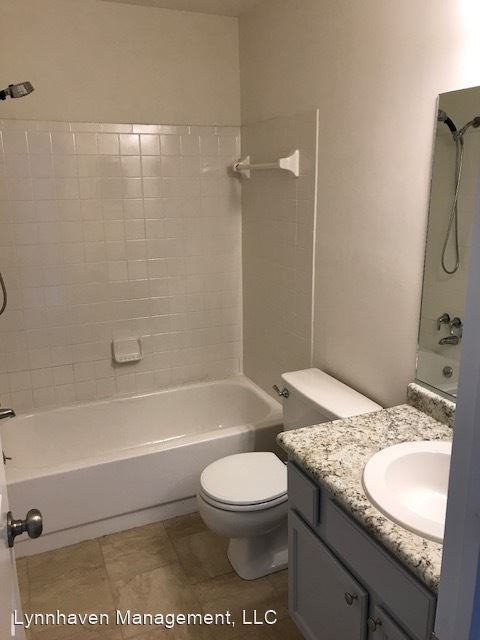 Building Photo - 3 br, 1.5 bath House - 1354 Battleford Dr