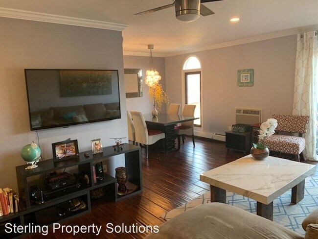 Building Photo - 2 br, 2 bath House - 17 Granada Cres - Uni...