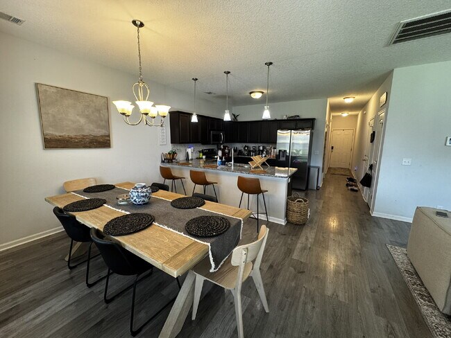 Foto del edificio - Home for Rent