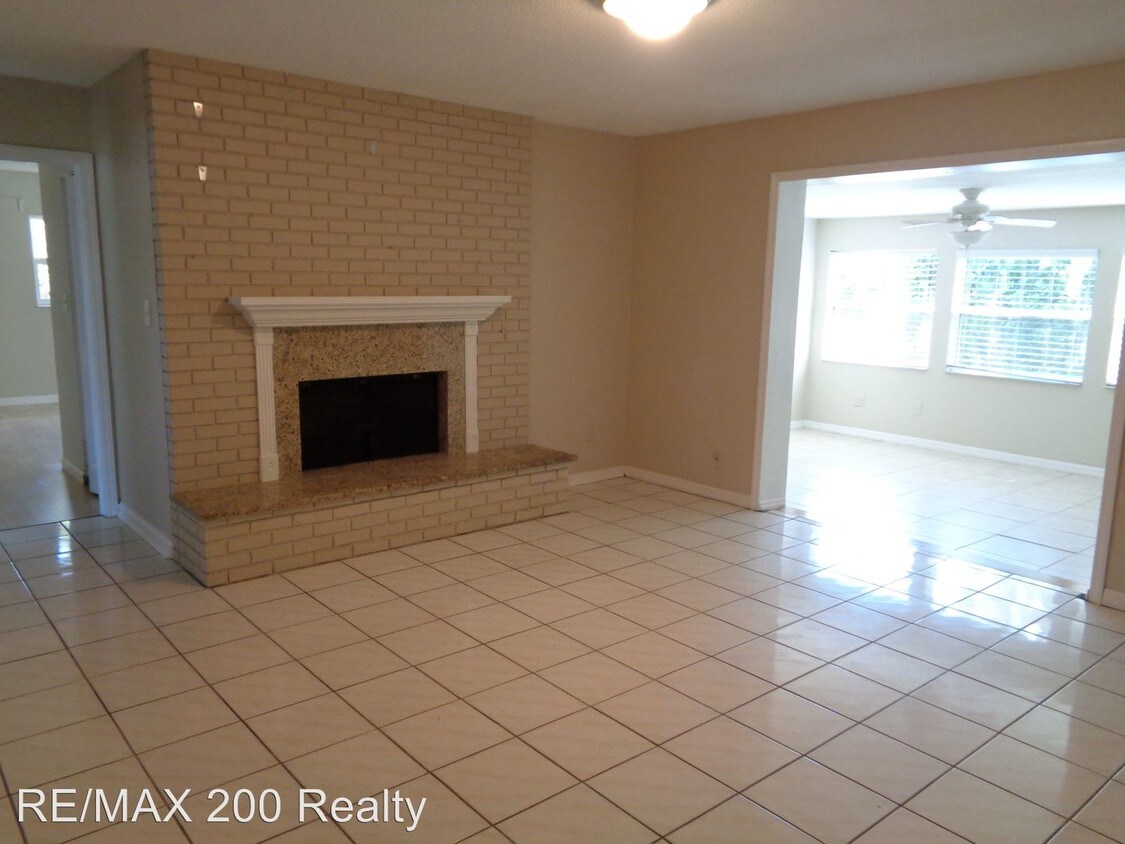 Primary Photo - 4 br, 2 bath House - 326 S. Ranger Blvd
