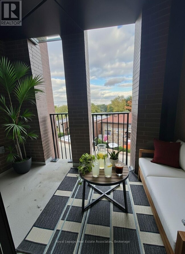 Building Photo - 1720 Bayview Ave