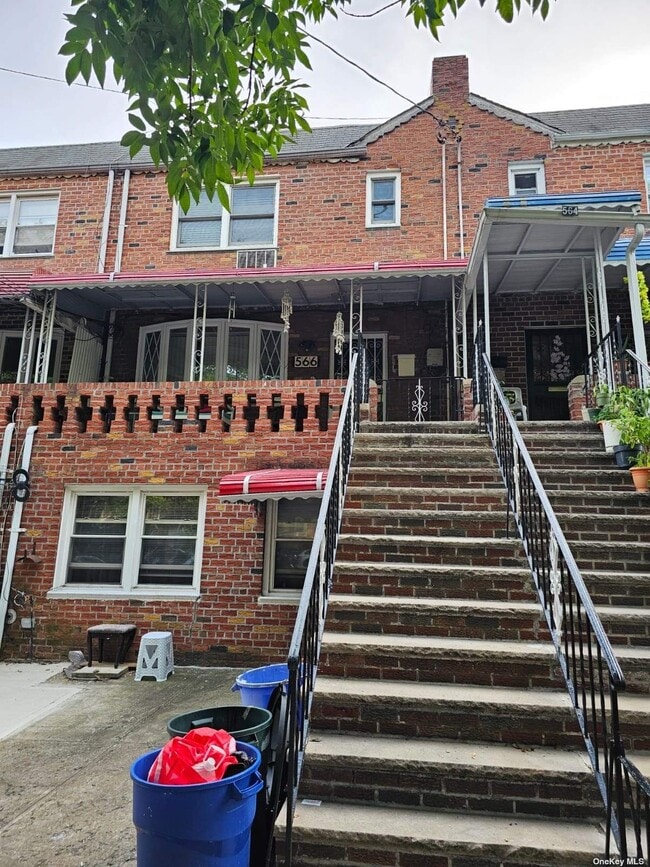 Building Photo - 566 E 80th St