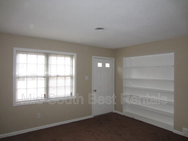 Foto del edificio - 4372 Kerwin Dr