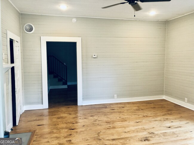 Building Photo - 702 Radford St