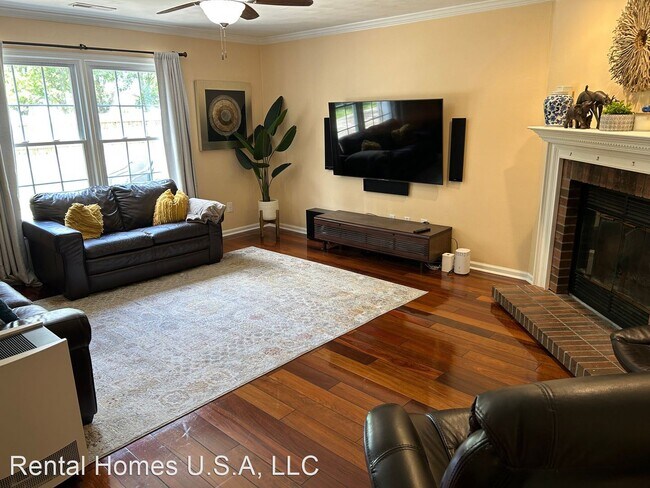 Building Photo - 4 br, 2.5 bath House - 1004 Melton Court